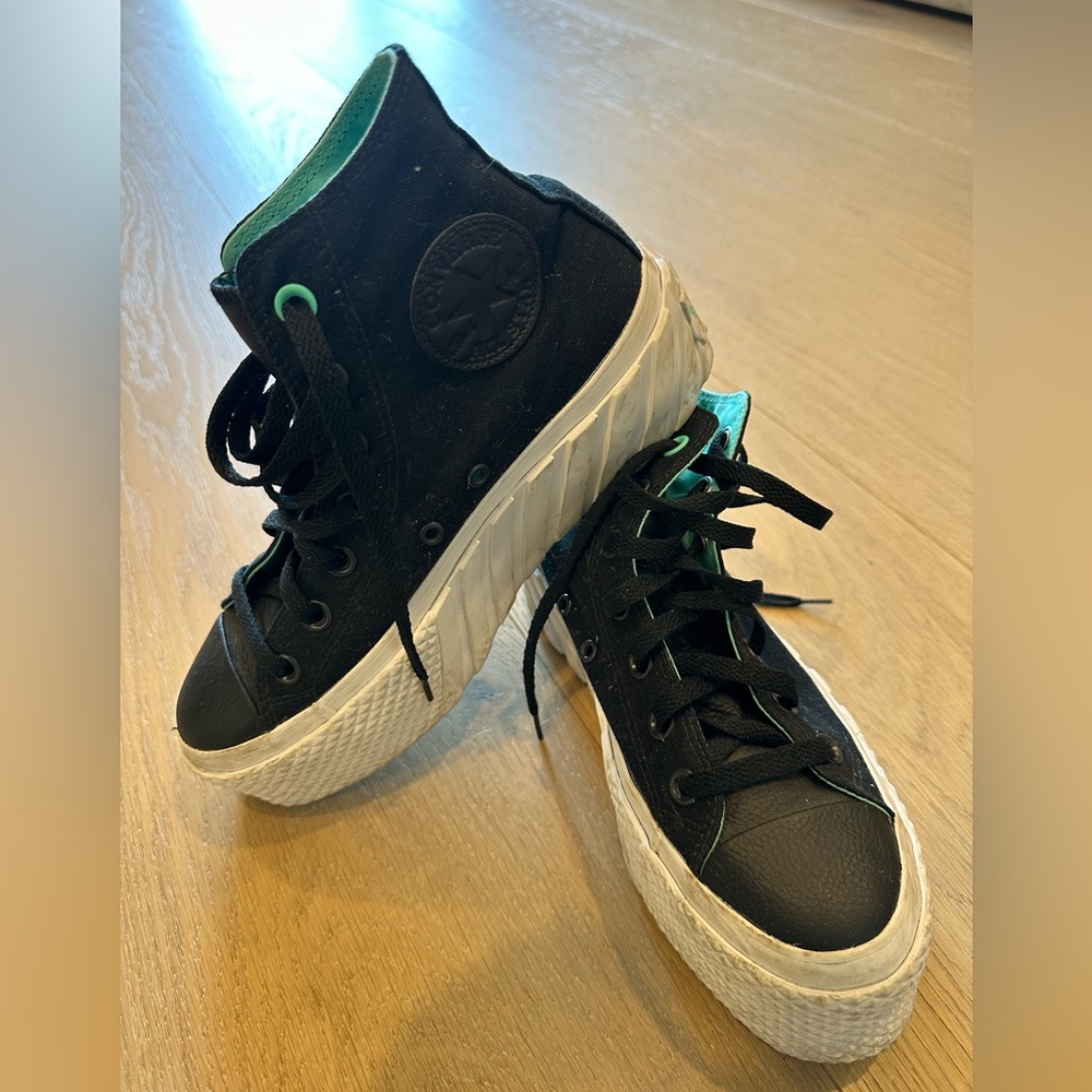 Converse All Star lift x2 high-tops in black with aqua